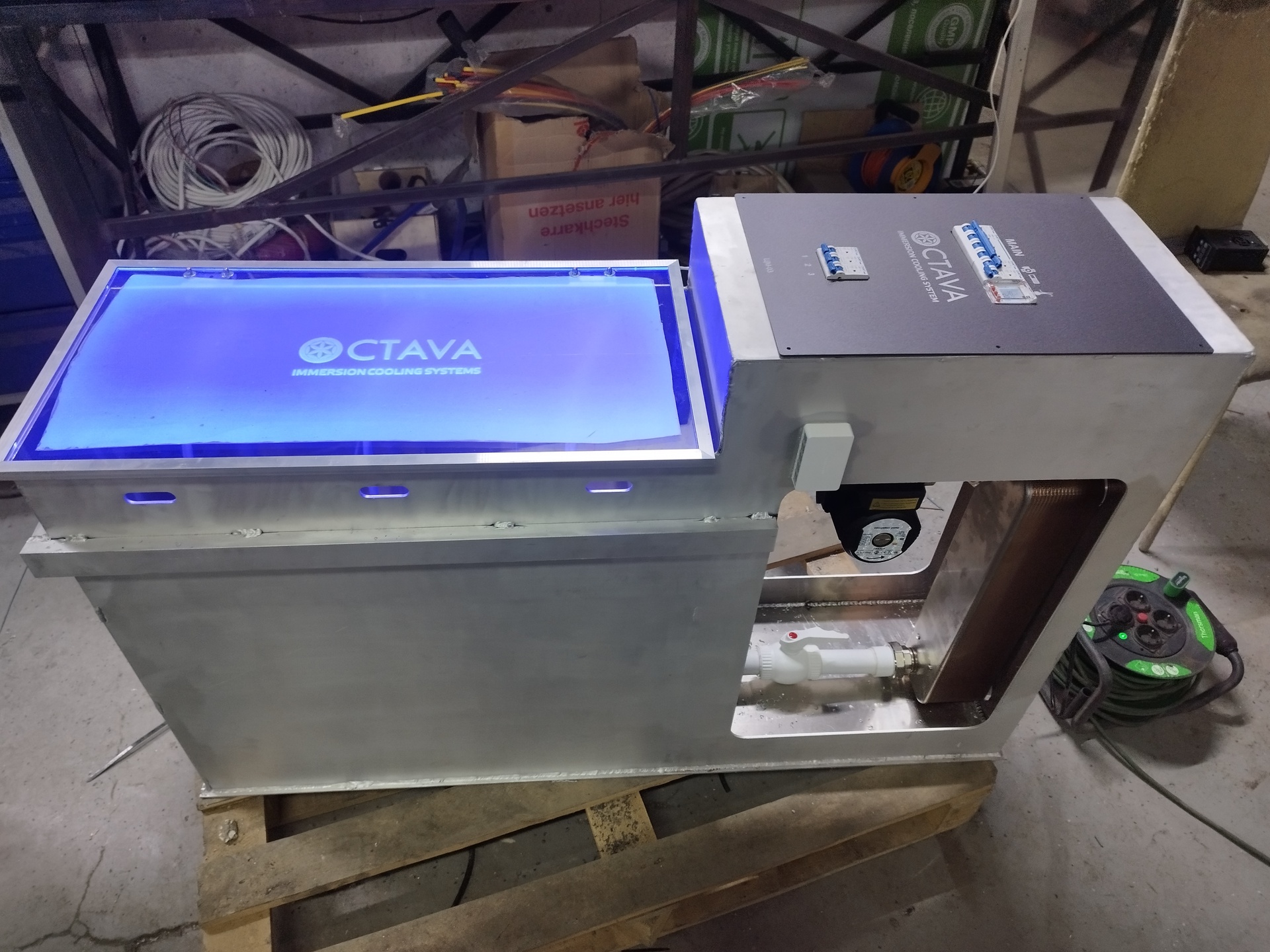 OCTAVA C3 Система иммерсионного охлаждения (Octava Coolant - 120л, Прозрачная с подсветкой С3, 1 Теплообменник до 15кВт, Термореле)