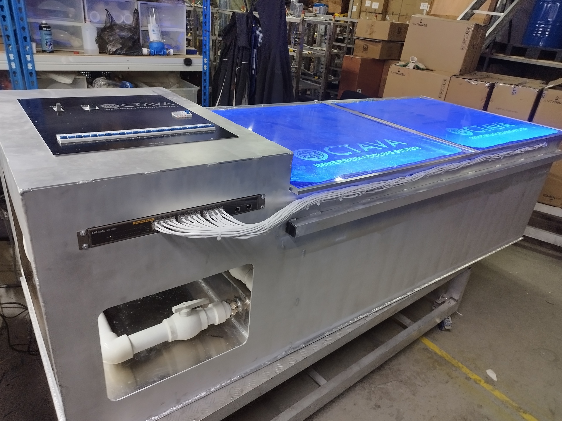 OCTAVA C24 Установка иммерсионного охлаждения (Octava Coolant - 1000л, Прозрачные с подсветкой С24, До 96кВт Криптокотел, Контроллер)